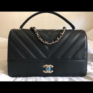 ⭐️RELISTED⭐️CHANEL CHEVRON VINTAGE STYLE FLAP BAG